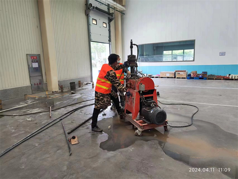 曲靖厂房地面下沉塌陷注浆加固施工